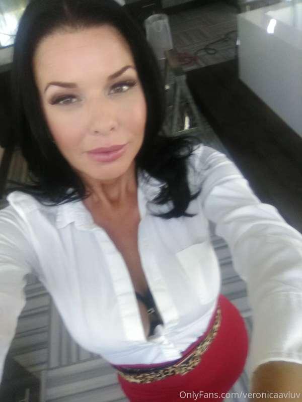 Ready for my meetings today! 💋🙈