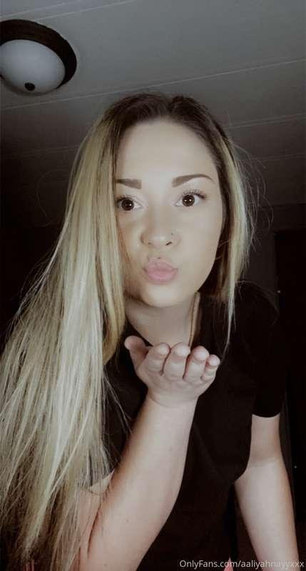 Kisses 😘