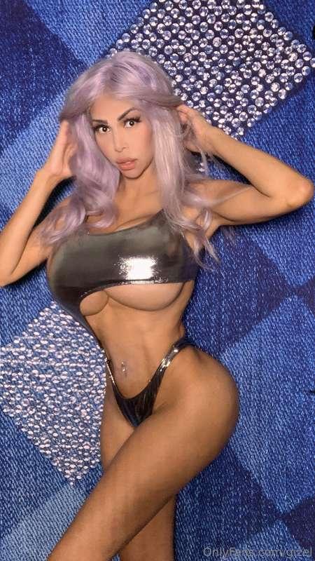 i'm so horny right now daddy... 😈 message me, i'm online 💕