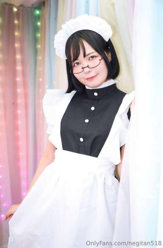 Fluffy maid is actually a sexy maid.💕16 photos.