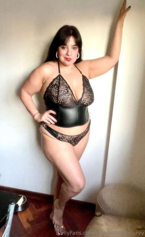 I love the way you worship me, you send me messages, you tel..