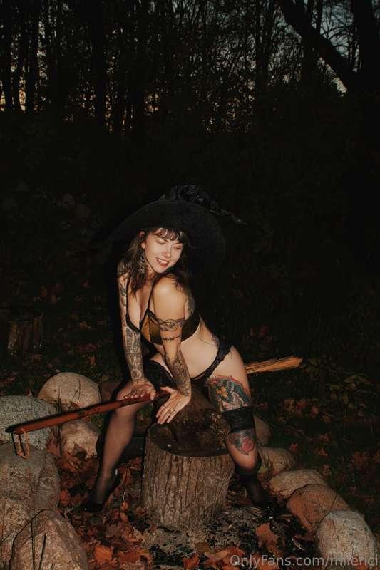 Happy Samhain! 

Photos by @basicassphotog
