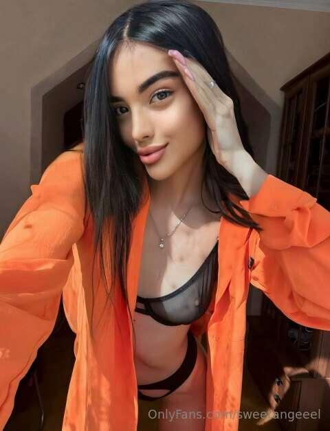 🥹Please be gentle @nancyyyyy😈
Lick her all over and call her..