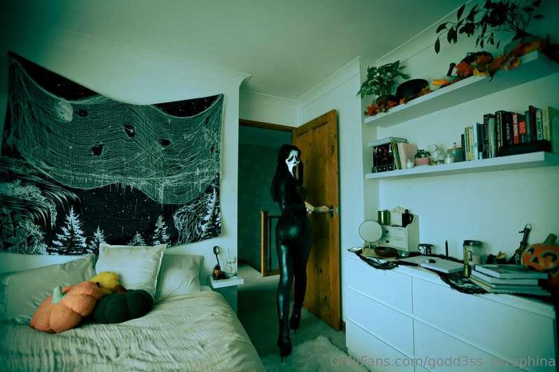 godd3ss_seraphina image #0