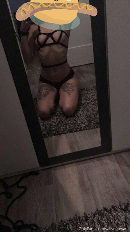 little self tie fun (older one) 🥰
refreshed my nipple cuttin..