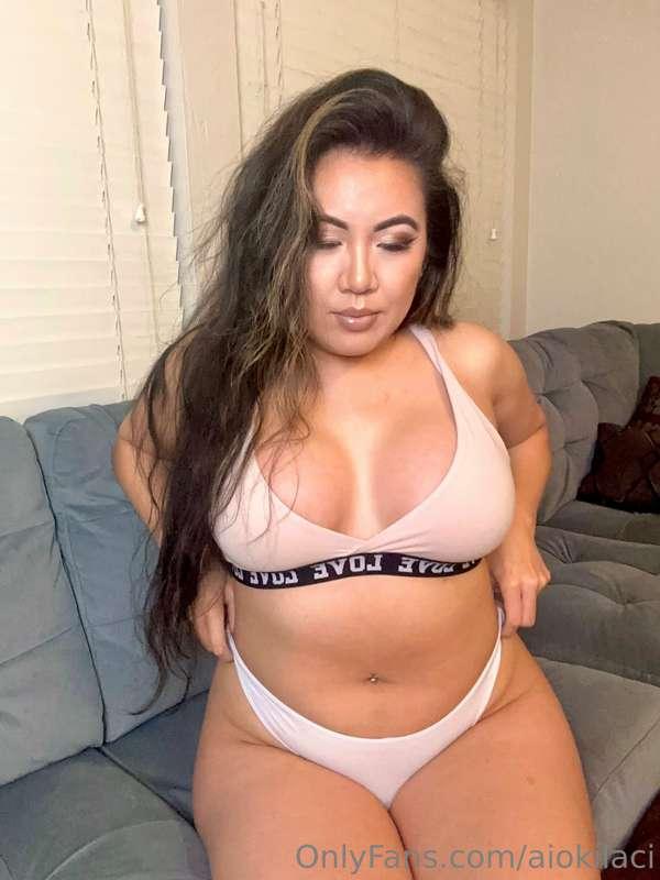 I want you to watch me get undressed.😈😈
