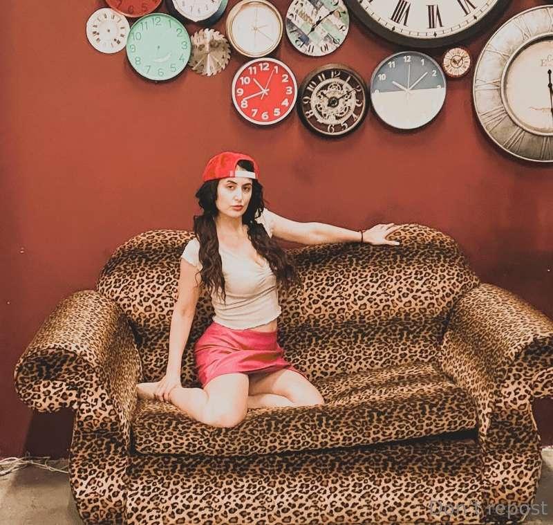 Good morning dam rt! Gonna do a live today!!!! 4PM PST you c..