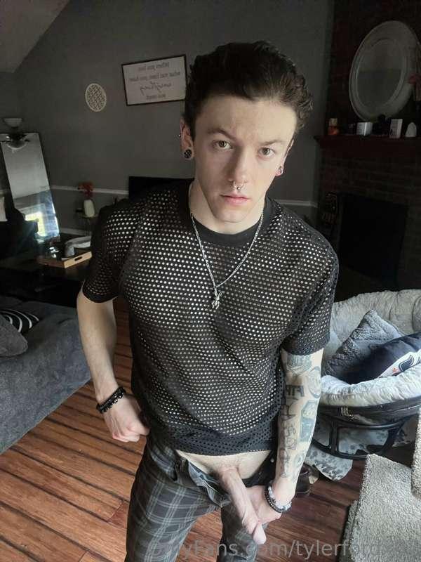 Think I look fuckable in this outfit?