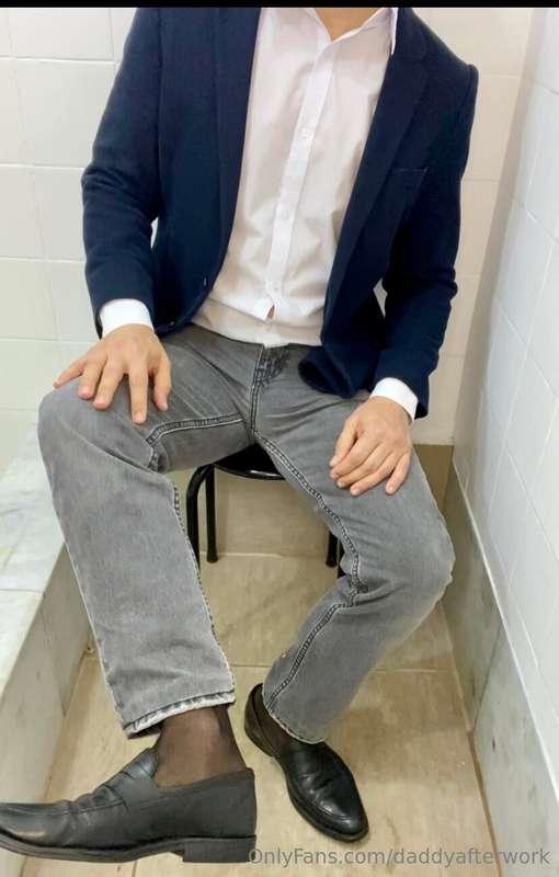 Daddy wet in ultrasheer socks after work. Tip $10 for full v..