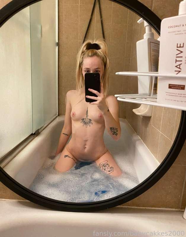 babycakkes2000 image #1