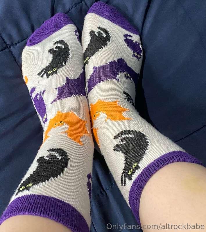 My cute halloween socks! 🦇
