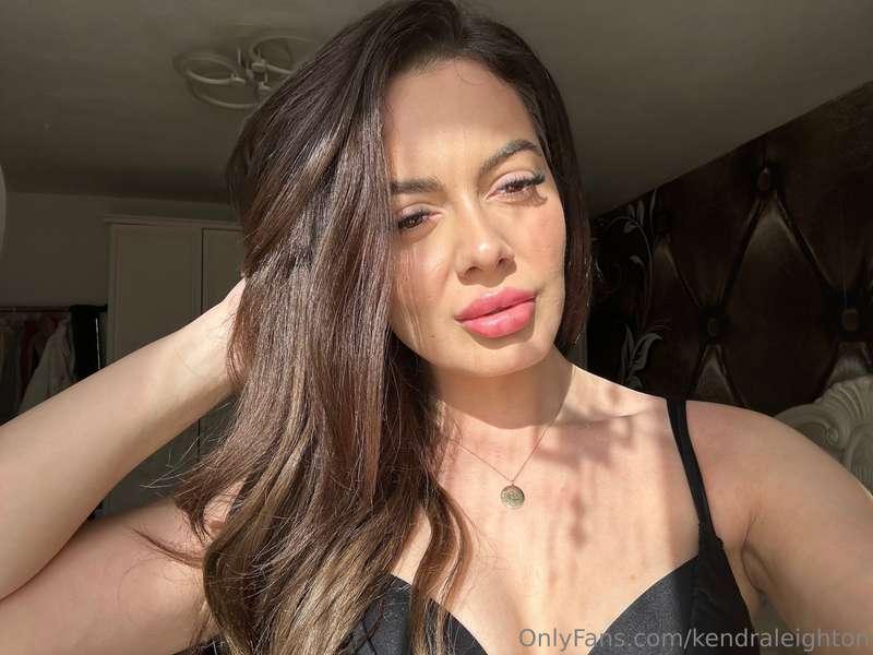 The sun this morning is kissing my lips 😍 jealous?