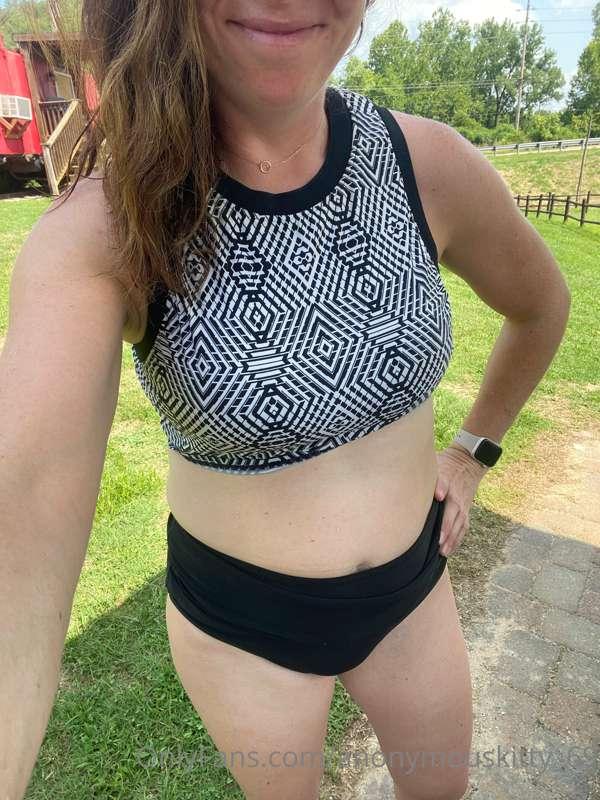 ☀️ Summer days 🍹 

(Want to see under that top, head to my o..