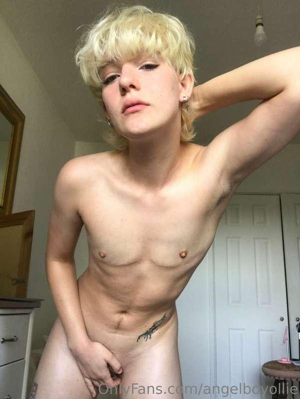 A sunny naked morning ☀️😋