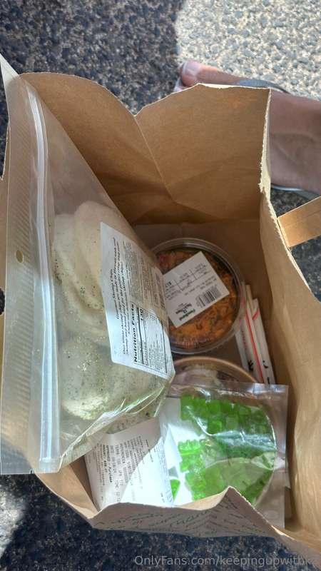 keepingupwithkz image #0