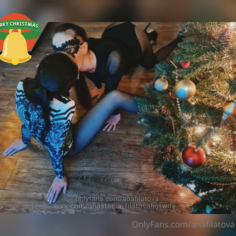 ещё поцелуев😘😘

Вас возбуждают целующиеся девочки?😘😘 

Отпра..