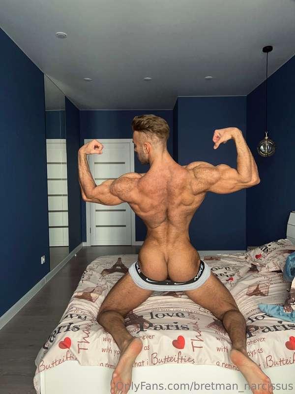 My muscular back and beautiful ass😍