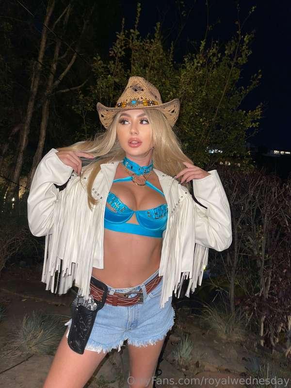 Hands up, cowboy!! 🤠