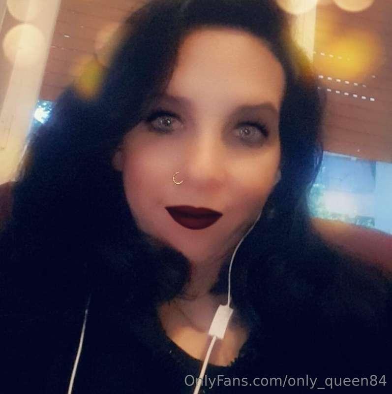 Sto pensando seriamente di rifarmi i capelli neri...che dite..