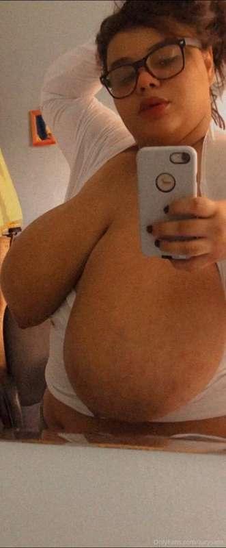 #SLEEPY #SOFT #LAZYDAY  #HUGE #CARAMELBOOBS 😋😋😋😋