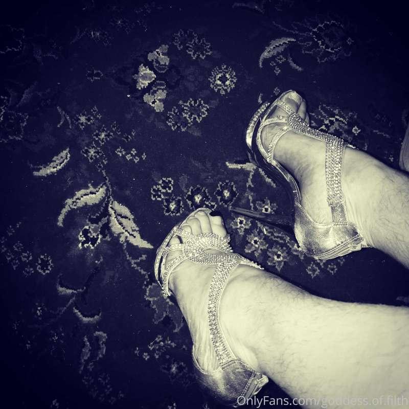 FILTHY  FOOT FETISH FRIDAY