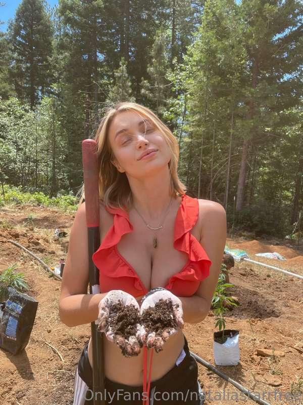 get your hands dirty and connect with mother gia 🧚🏻‍♀️🌺