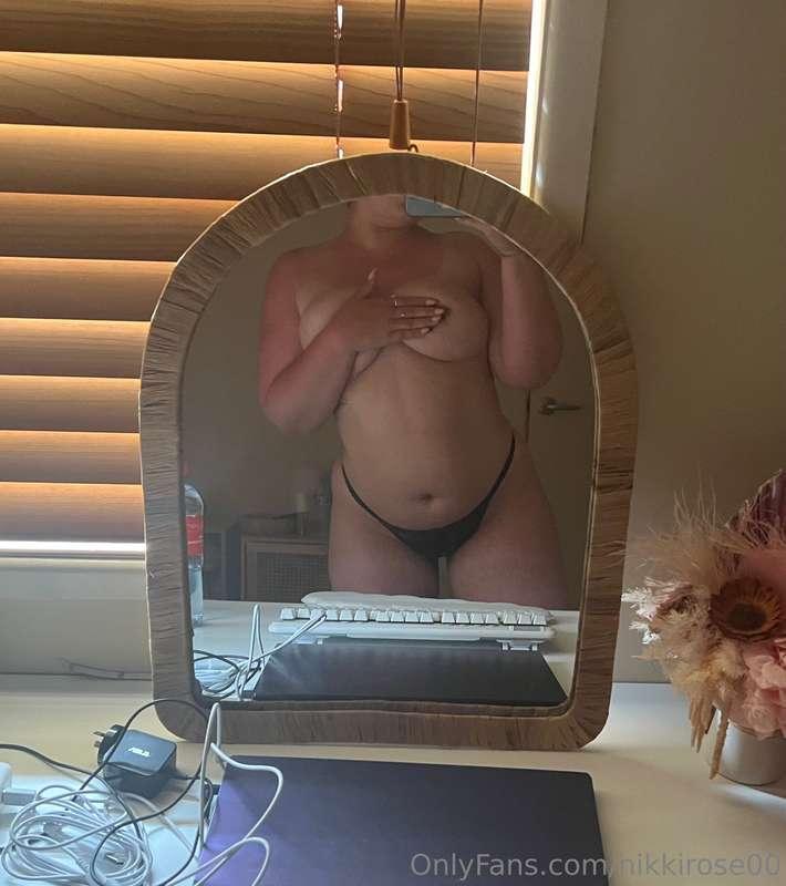 sunburn is the worst, rub me baby 😈💦