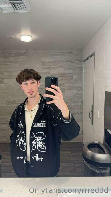 giving very much 🤳