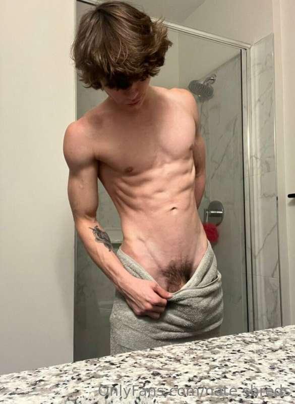 Before and after the shower ... these pictures are hot 🔥