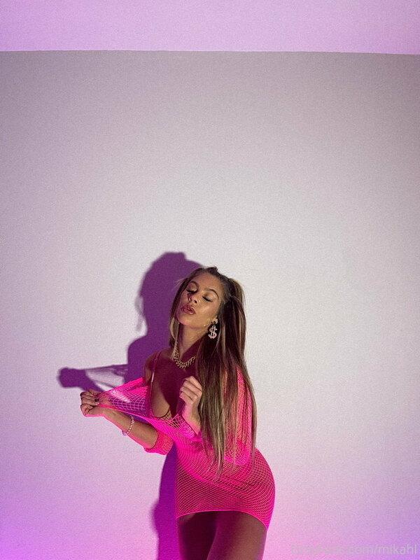 I'm a baddie girl, in a baddie world ??