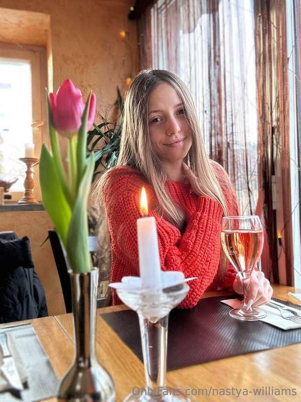 Why don't we have a candlelight dinner? 🕯️ I like a romantic..