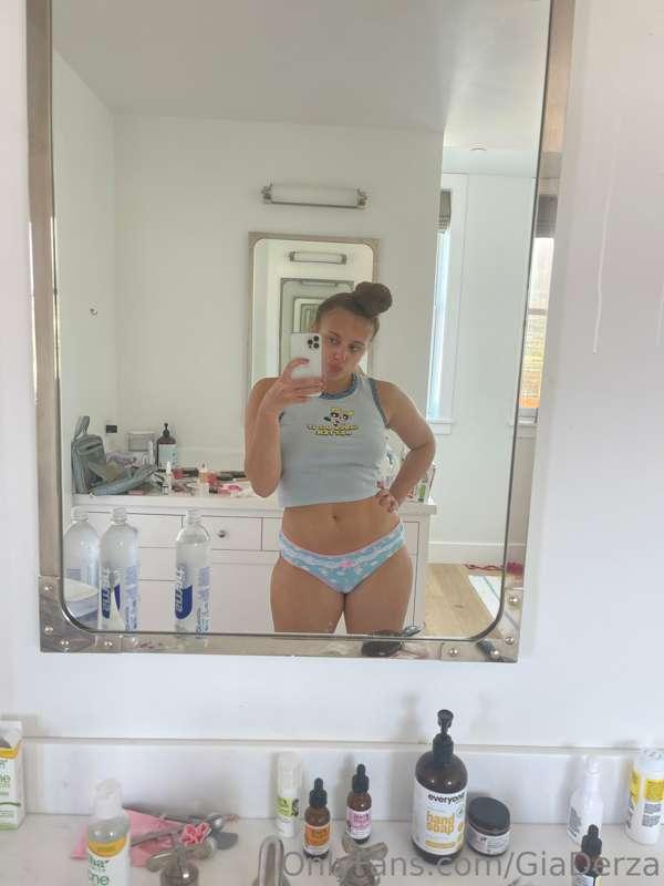 swipe to undress me 🥰💕💘