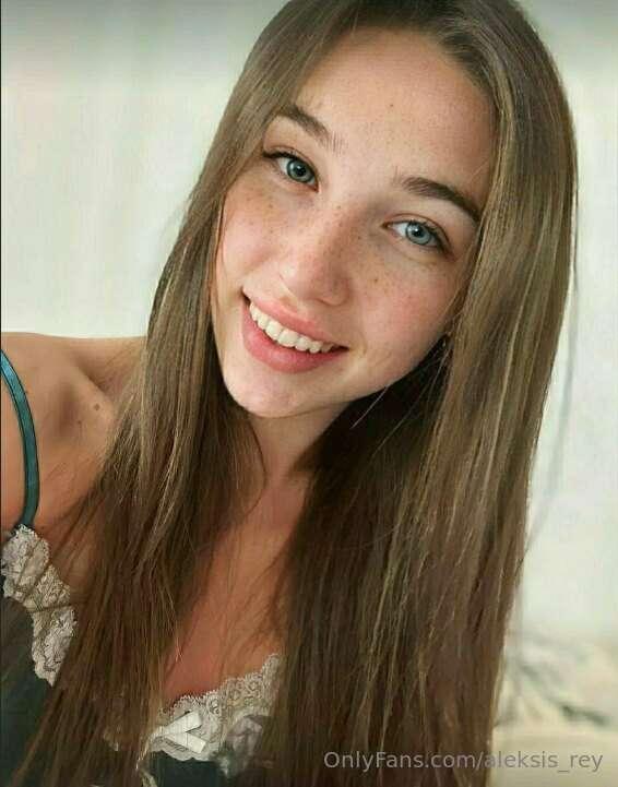 ⚠️The hottest student @aminashy 🌶just started her sex life a..