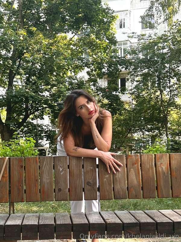 It's about time you wrote to such a beautiful girl so I woul..