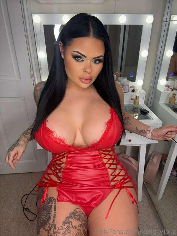Devil in red ❤️ got your attention haven’t I 😈