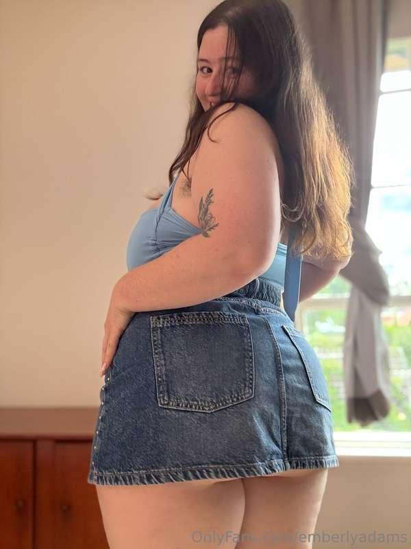 Do you like me in a blue mini skirt?🤭