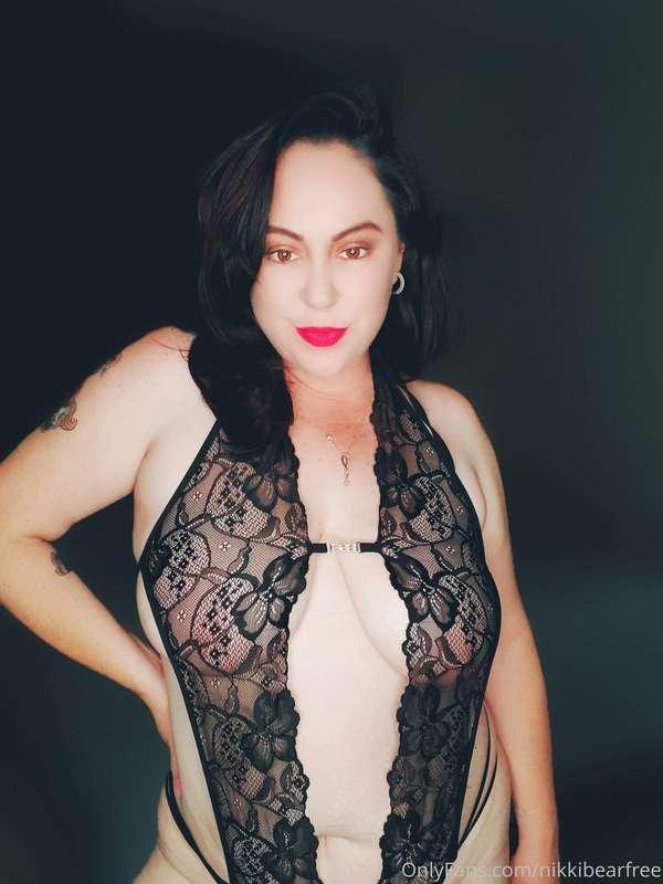 Like thick MILFS with big tits, fat ass and juicy pussy who ..