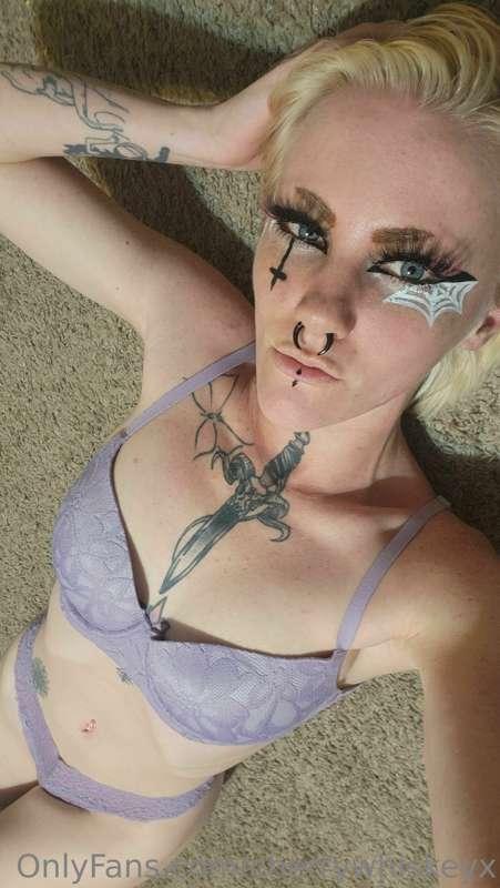 💜🤍