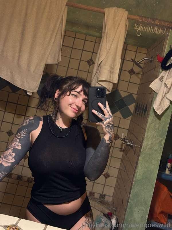 haircut got me feeling cute as hell 😈