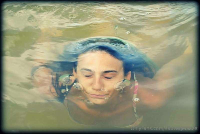 traveling is... getting wet, enjoying the wind and the food ..