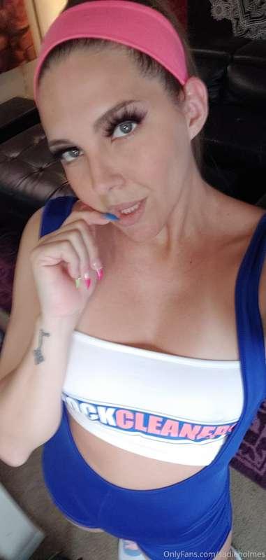 I love cleaning cock 😈