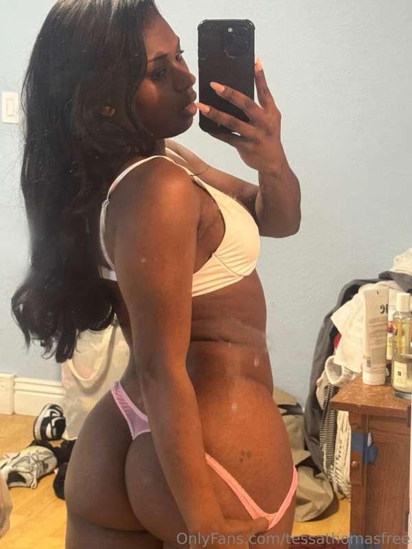 Wanna slap my ass… or watch it bounce on top of you? 🍑🙊