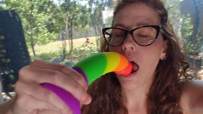 Still have this awesome rainbow dildo in all holes vid to up..