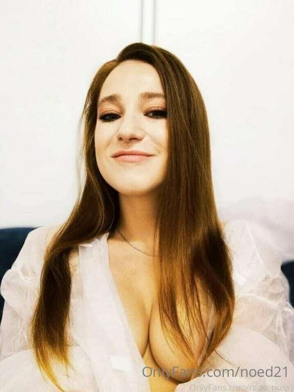 🌺Hey handsome! Do you like redheads👩🏻‍🦰? ## @rada_pussy I am..