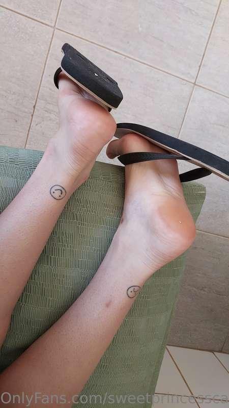 Morning feet while I do my chores XD who's gonna take care o..