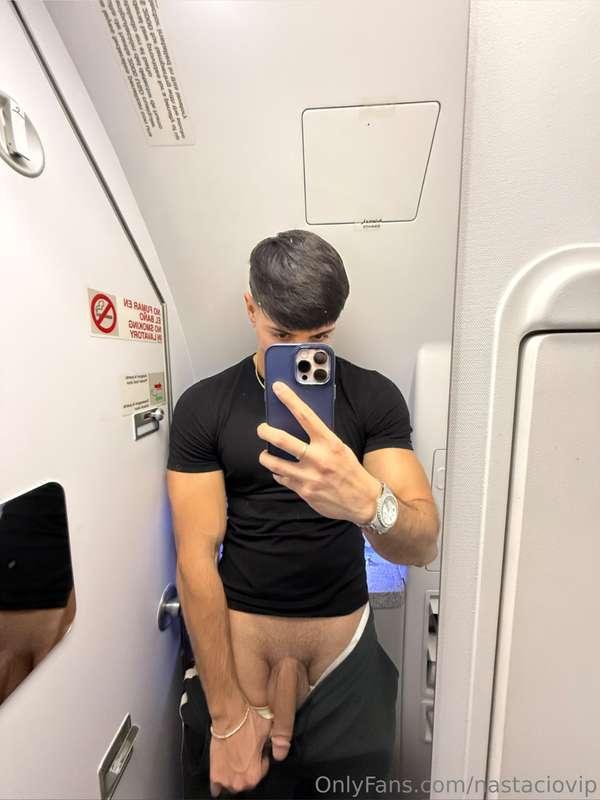 I get naughty on the plane 🔥🙈😏