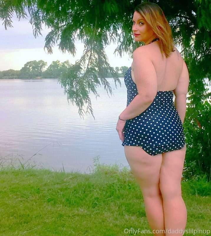 This was my very first Pinup shoot. Not bad if I say so myse..