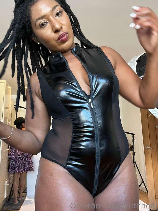Say good morning to your master 😜