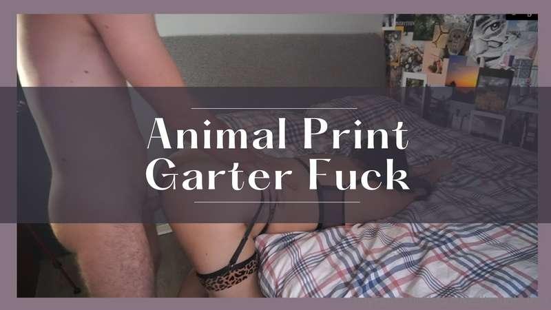 Animal Print Garter FuckWho doesn't love some animal print? ..