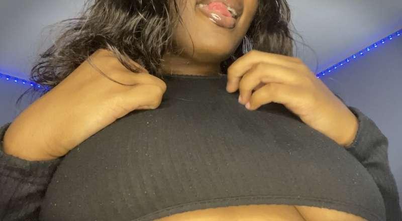 👇Intense 😏Shirt scratching 👇